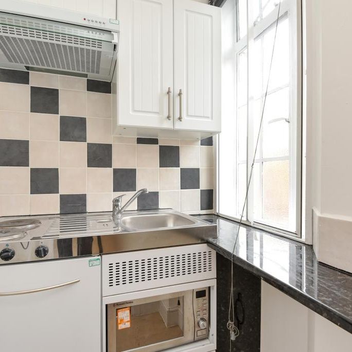 Studio to rent - Photo 1