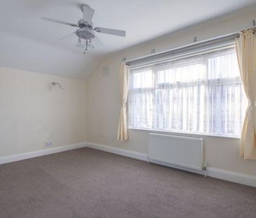 4 bedroom semi-detached house to rent - Photo 4