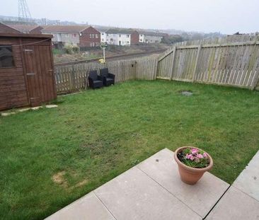 St James Gardens, Barrow-in-furness, Cumbria, LA14 - Photo 6