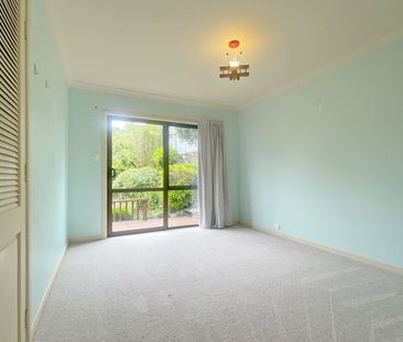 Sunny 4 Bedroom 2.5 Bathroom near Dominion Road - Photo 2