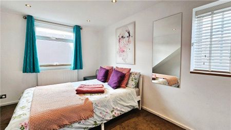 4 bedroom bungalow to rent - Photo 4