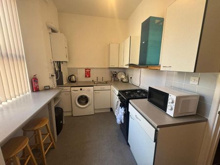 2 bedroom flat to rent - Photo 4