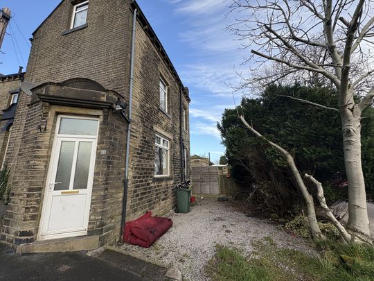 Parkinson Road, Bradford, Denholme - Photo 1
