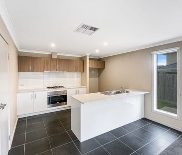 🏡 4-Bedroom house in Mernda - Photo 6
