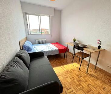 Avenida de Brasilia, Madrid, Community of Madrid 28028 - Foto 2