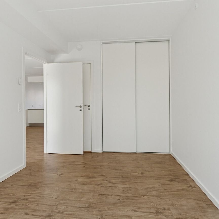 Moderne lejlighed med stor altan - Photo 1