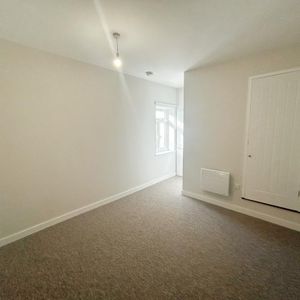 1 bedroom ground floor flat to rent - Photo 2