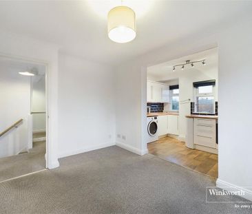 2 bedroom maisonette to rent - Photo 2