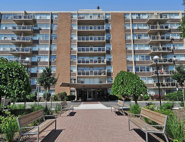 Central Park Terrace (A) | 1286 Islington Avenue, Toronto - Photo 1