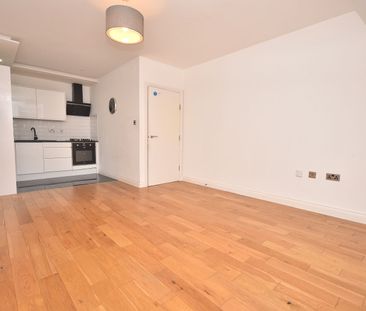 2 bedroom flat to rent, - Photo 6