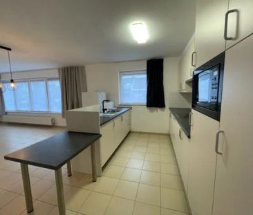 Ruim en sfeervol appartement met 2 slaapkamers en autostaanplaats n... - Photo 6