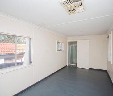 Spacious Family Home on a Massive 1,119m² Block - Photo 5