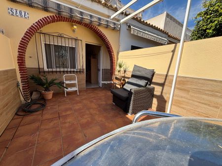 Villa in Torrevieja, Playa de los Locos, for rent - Photo 3