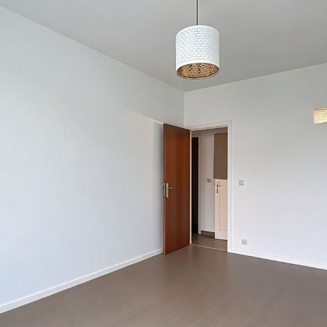 Appartement te huur in Ukkel voor € 1.100 met 2 slaapkamers - Photo 1