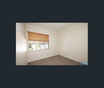 3-Bedroom Home with Spacious Backyard – 26 Askew St - Photo 5