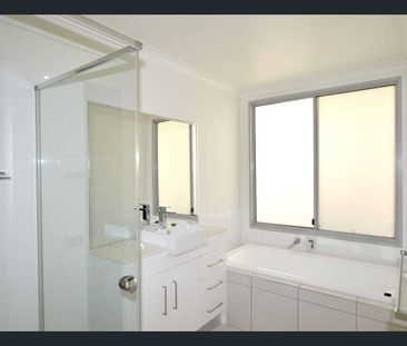 Spacious 3 Bedroom Home in Clinton - Photo 3