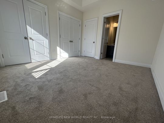 Townhouse For Lease | N8133290 - Photo 1