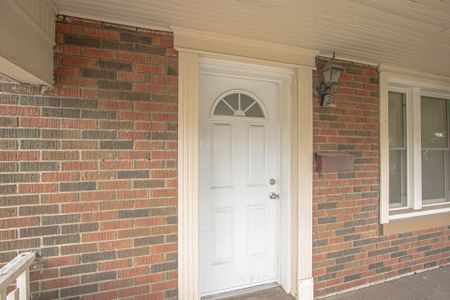 For Lease - 386 Wharncliffe Road, London South, Ontario - Photo 5