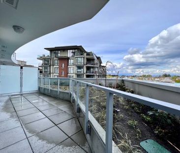 2 bed 2 bath den WHITE ROCK - Photo 2