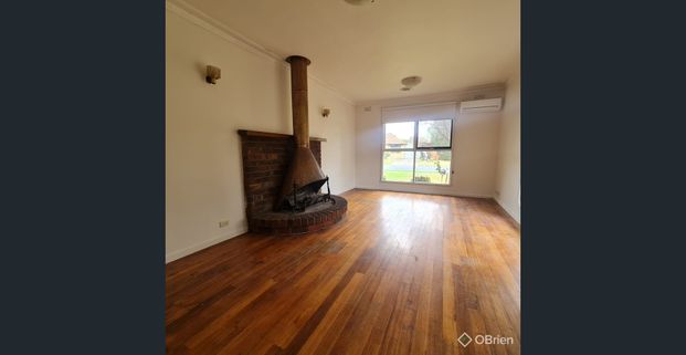 Charming Family Home in a Prime St Albans Location - Photo 1