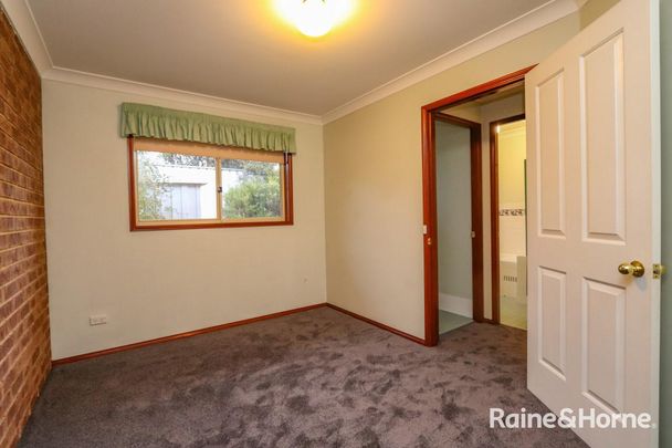 Neat & Tidy unit in South Bathurst- Available 14.1.2026 - Photo 1