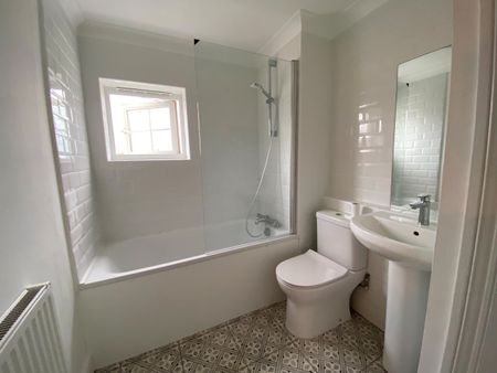 1 Bed Flat, Blythe Road, W14 - Photo 5