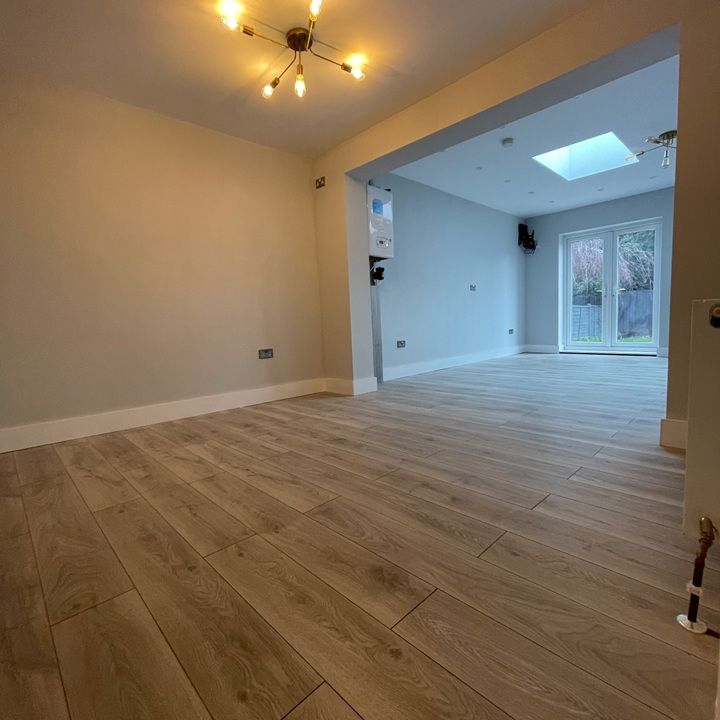 5 Bed Terraced House, Seymour Avenue, LU1 - Photo 1