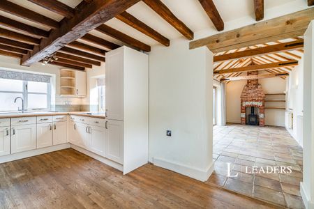 4 bedroom detached to rent Moat Farm, NR12 0DW - Photo 2