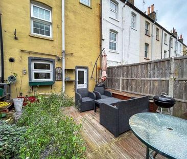 Gravesend, Kent, DA12 - Photo 5