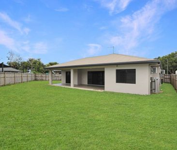 Beautifully Refurbished Family Home – Available Now! - Photo 6