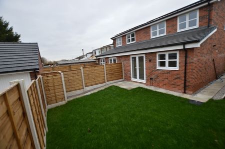 3 Bedroom Semi-Detached House - Photo 4