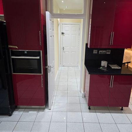 Room in a Shared House, Devonshire Hill Lane, N17 - Photo 4