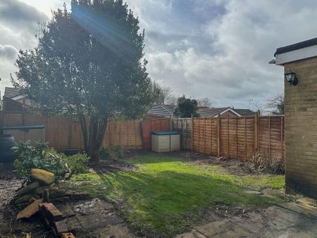 2 bedroom detached bungalow to rent - Photo 2