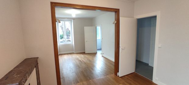 Location Maison 5 pièces 106m² LE PECHEREAU 36200 - Photo 1