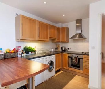 2 Bed Flat, Courtenay House, SW2 - Photo 4