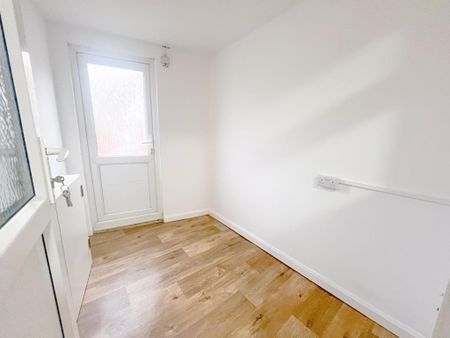 2 bedroom maisonette to rent - Photo 3