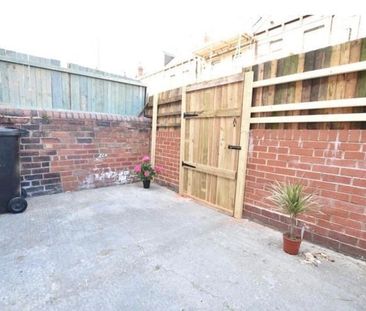 Room in a Shared House, Dawlish Avenue, LS9 - Photo 3