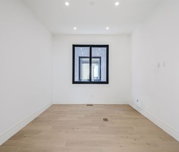 For Lease - 230 Townsgate Drive, Vaughan, Ontario - Photo 5