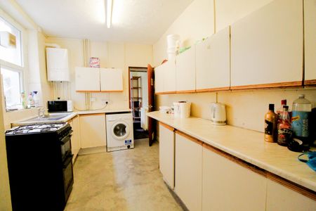 Stow Hill, Treforest, Pontypridd - Photo 3