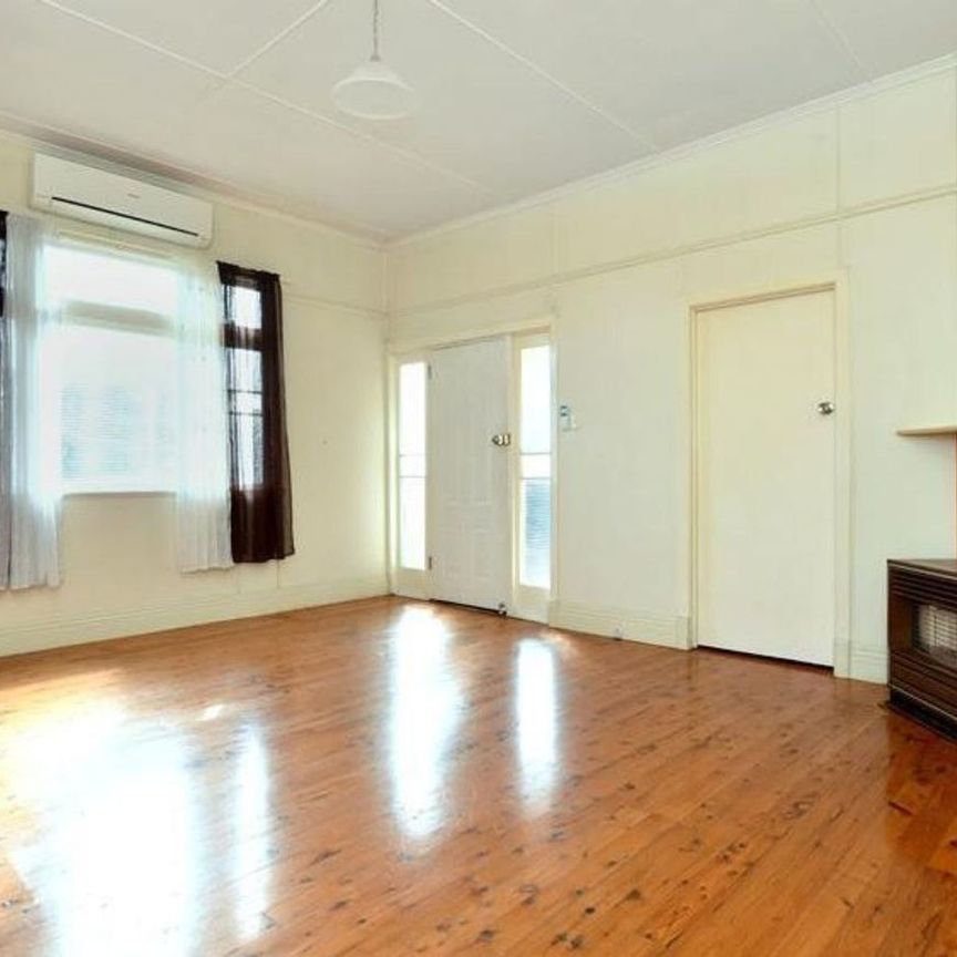 Comfortable & Convenient Home in East Toowoomba - Photo 1