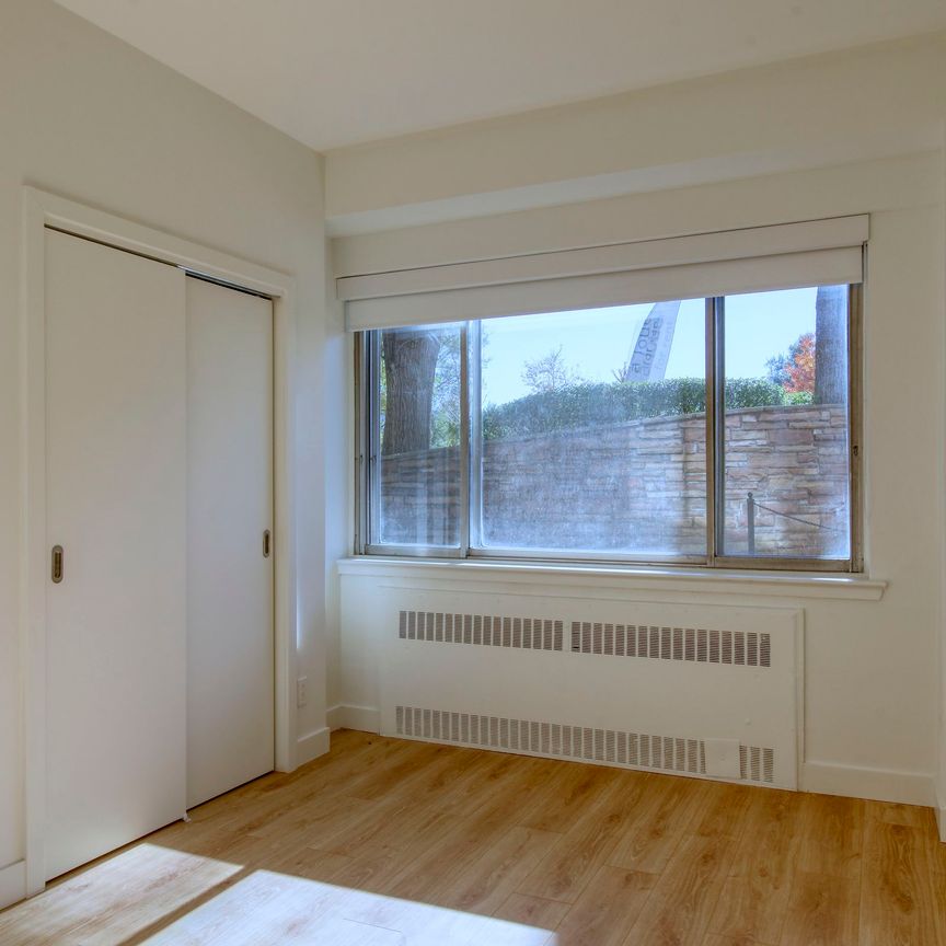 3555 Cote-des-Neiges Road - Photo 1