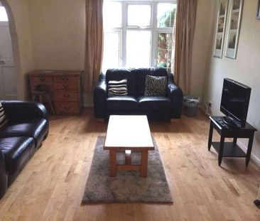 Broadacres, Guildford, GU3 - Photo 4