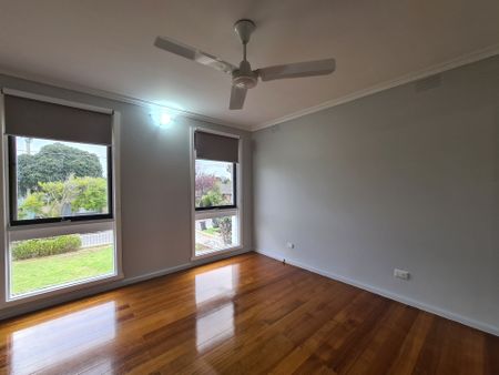 Perfect Home in Great Location - Photo 4