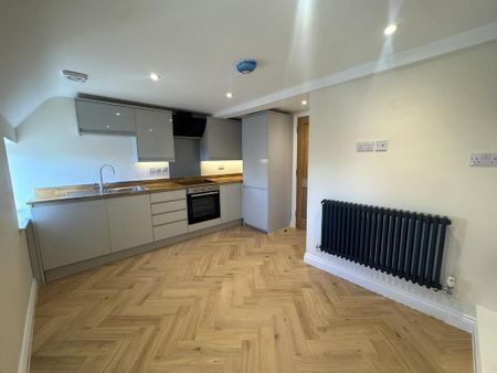 3 bedroom flat to rent - Photo 5