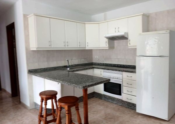 Se alquila en Buzanada apartamento de 2 dormitorios