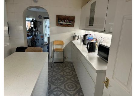 1 bedroom in a house share to rent - Photo 5