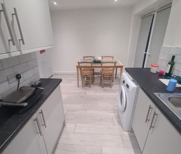 2 Bed - 31 Wesley Street, Beeston, Leeds - LS11 8RB - Student/Professional - Photo 6