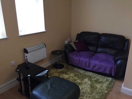 Price £700 pcm - Available Now - Furnished - Photo 5