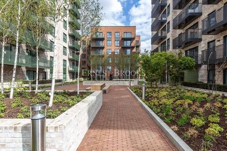 (l), Arber House, The Green Quarter, Southall, UB1 - Photo 3