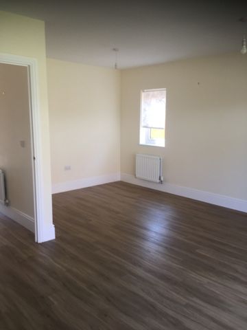 3 Bed Semi-detached House to Let in Tonbridge *Short term let* - Photo 2